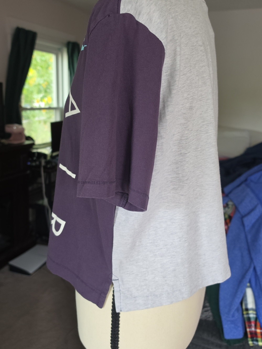 Nike Purple Crop Tee with Aqua Swoosh-Size Medium - Picture 3 of 4